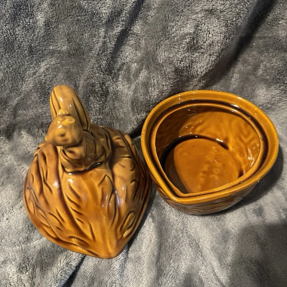 Vintage squirrel and nut covered bowl made in‎ Taiwan